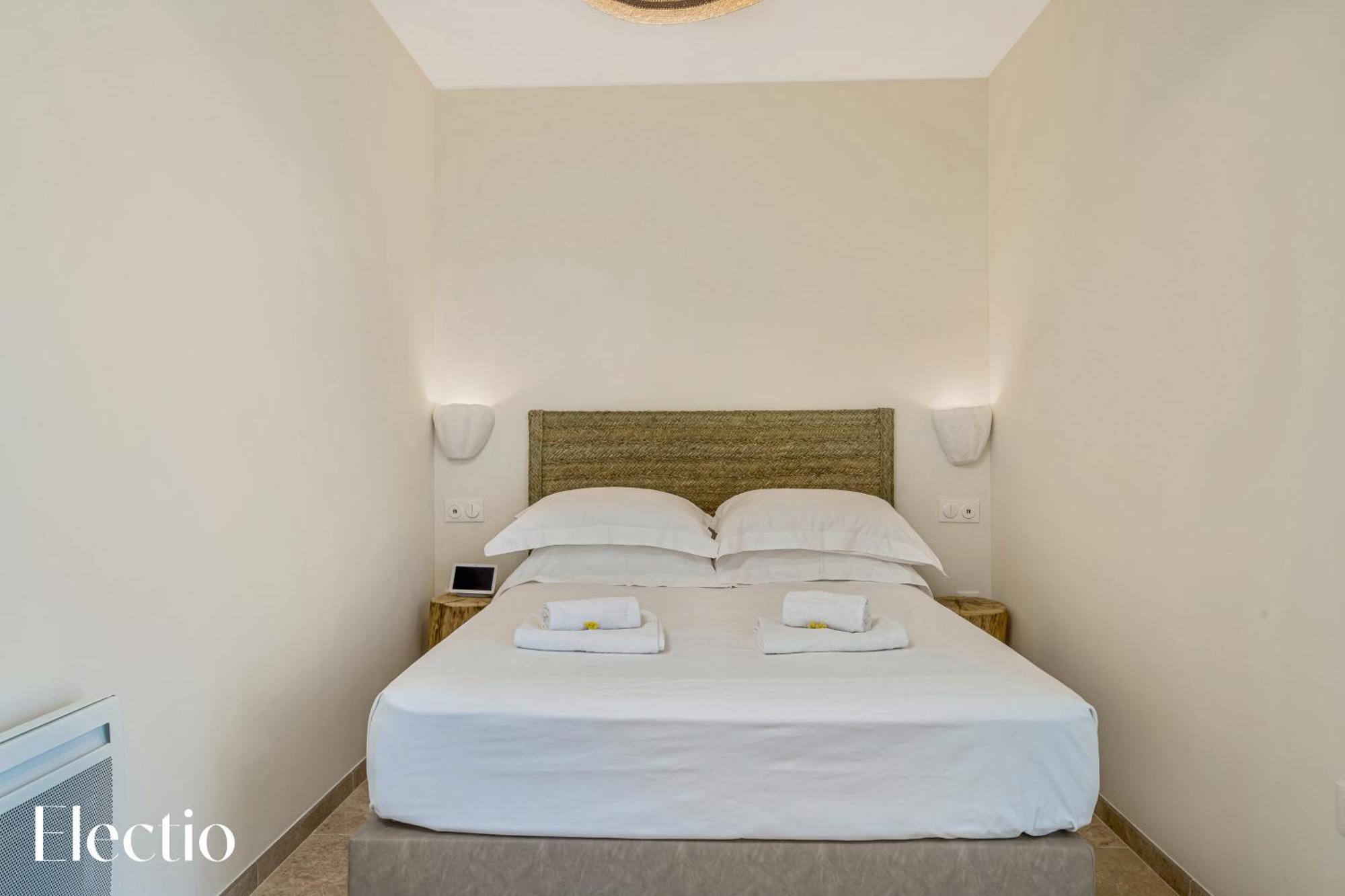 Villa Oliveda - Piscine & Salon Cinema Lourmarin Dış mekan fotoğraf