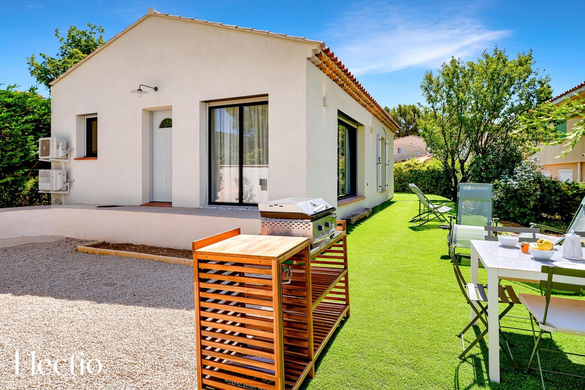 Villa Oliveda - Piscine & Salon Cinema Lourmarin Dış mekan fotoğraf